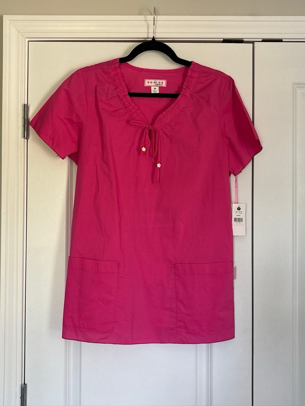 Koi Scrub Top Medium Betsey Flamingo Pink Nursing Medical Kathy Peterson (1)